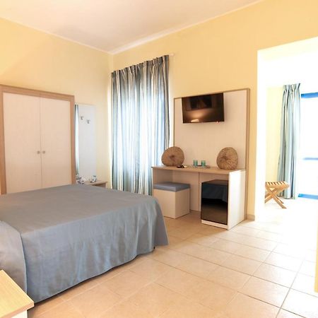 Hotel Villa Giulia Porto Azzurro Bagian luar foto