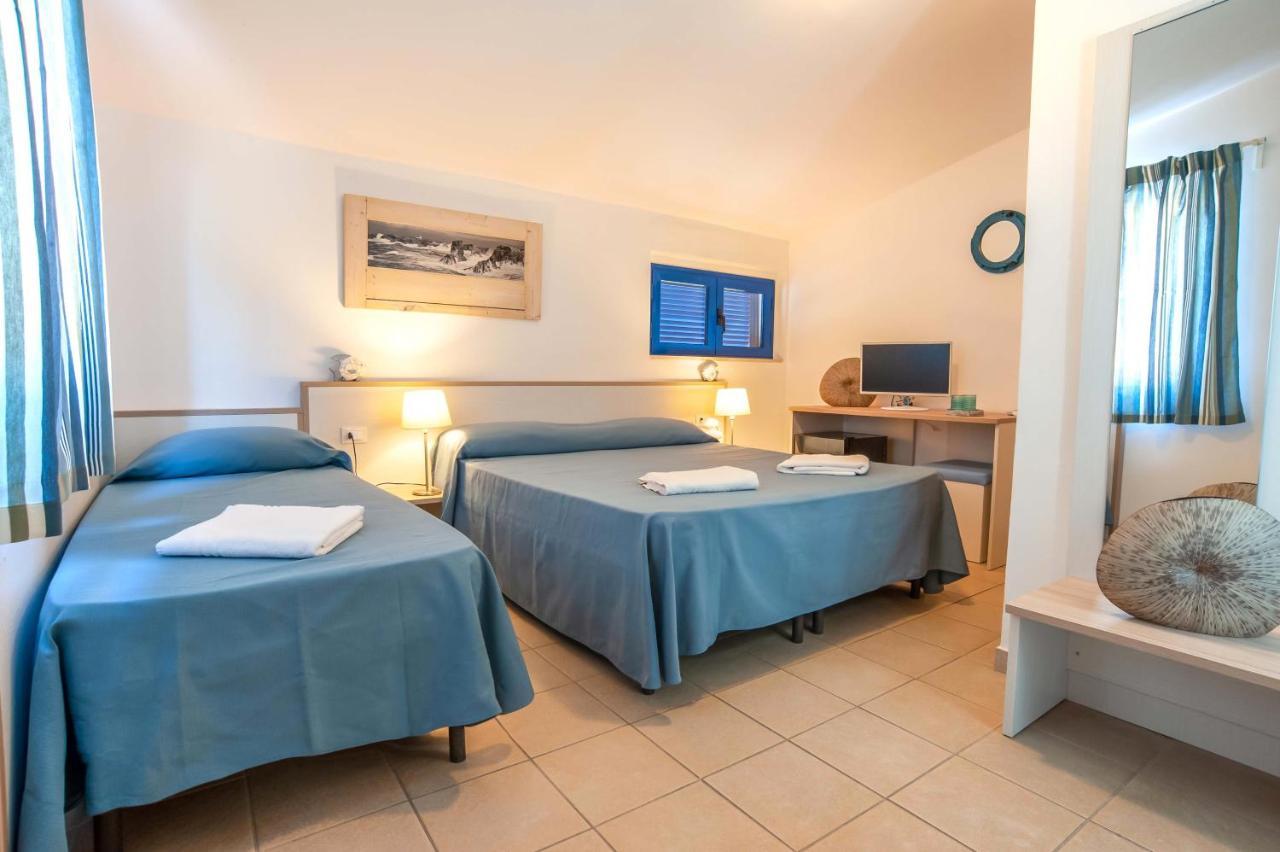 Hotel Villa Giulia Porto Azzurro Bagian luar foto