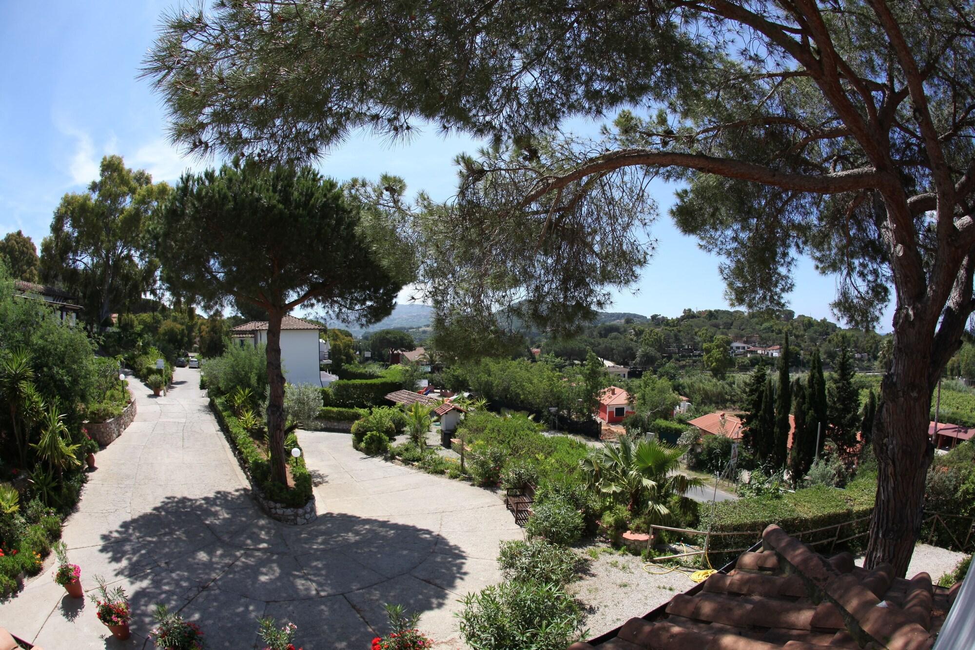 Hotel Villa Giulia Porto Azzurro Bagian luar foto