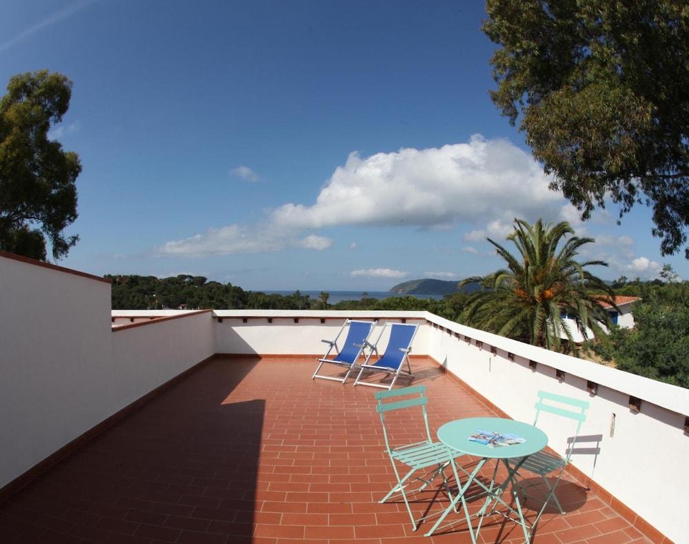 Hotel Villa Giulia Porto Azzurro Bagian luar foto