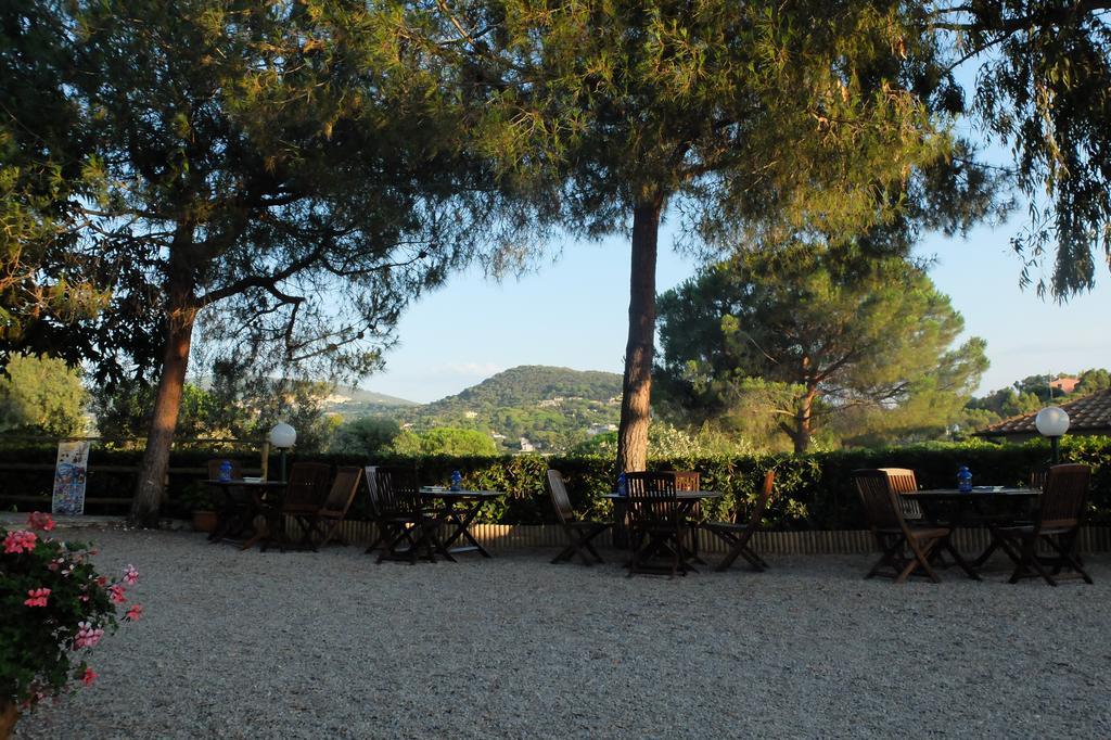 Hotel Villa Giulia Porto Azzurro Bagian luar foto