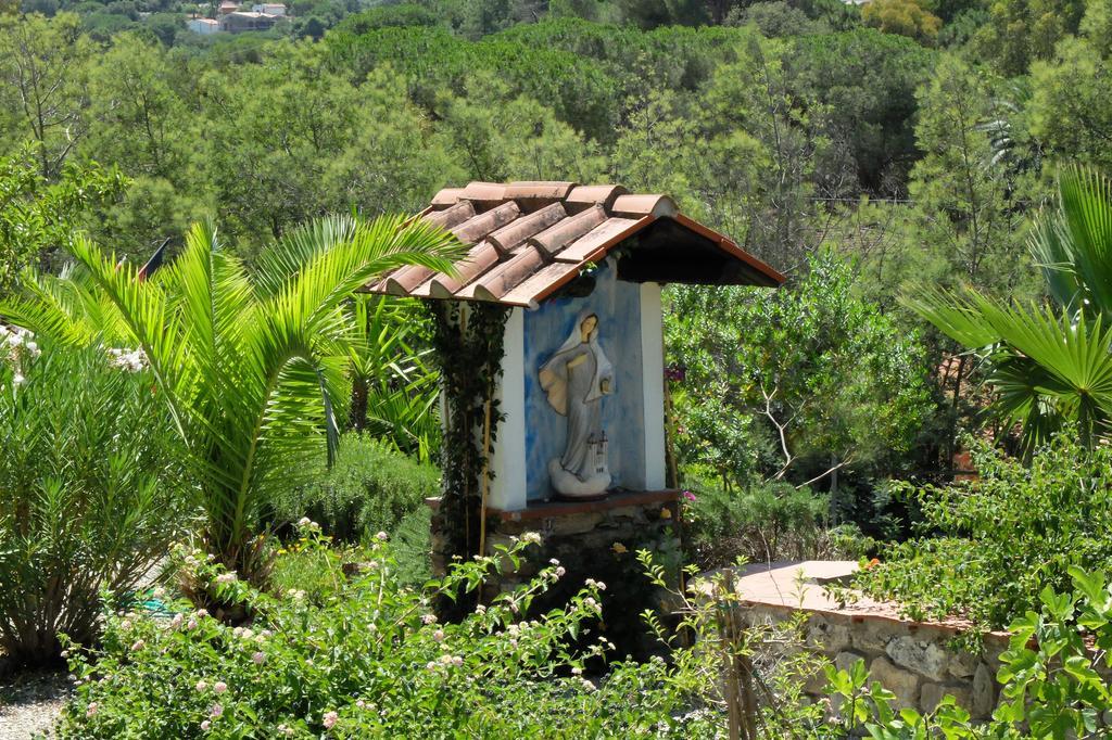 Hotel Villa Giulia Porto Azzurro Bagian luar foto