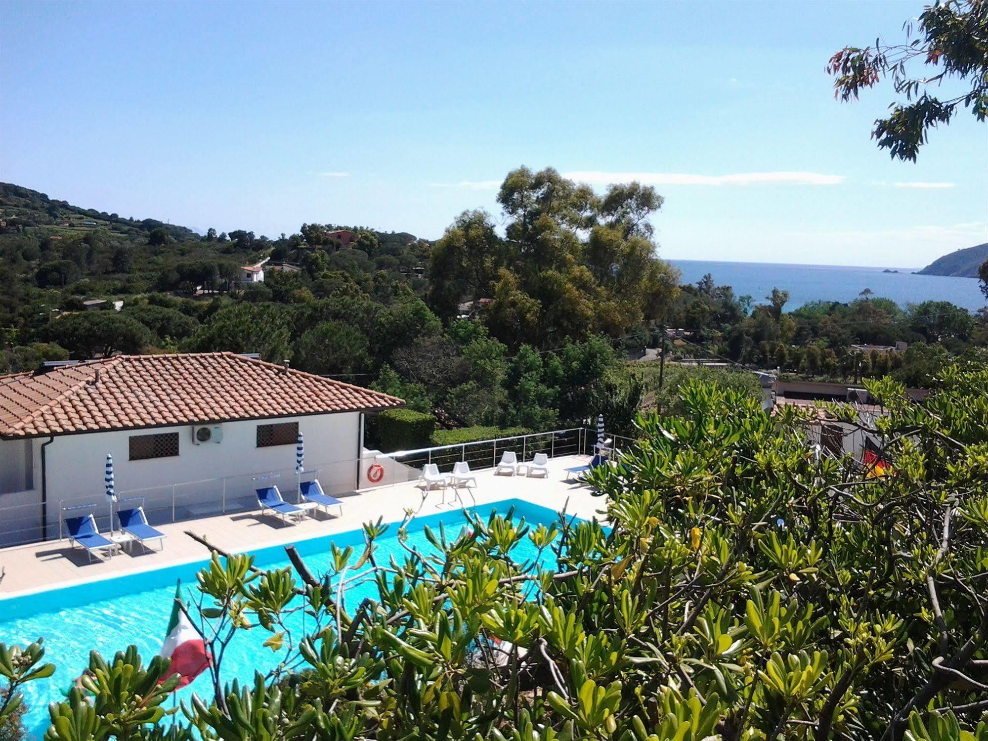 Hotel Villa Giulia Porto Azzurro Bagian luar foto