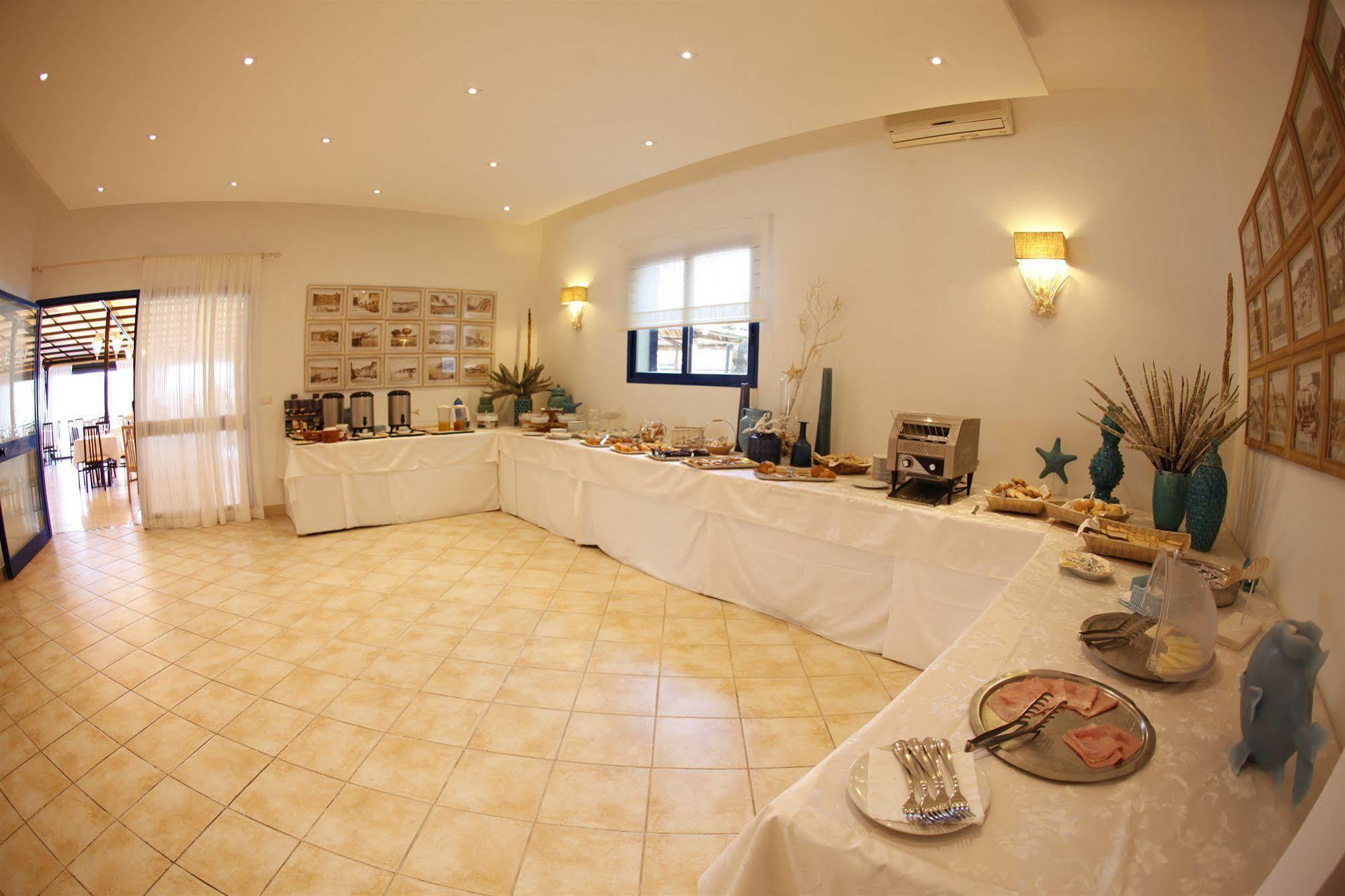 Hotel Villa Giulia Porto Azzurro Bagian luar foto