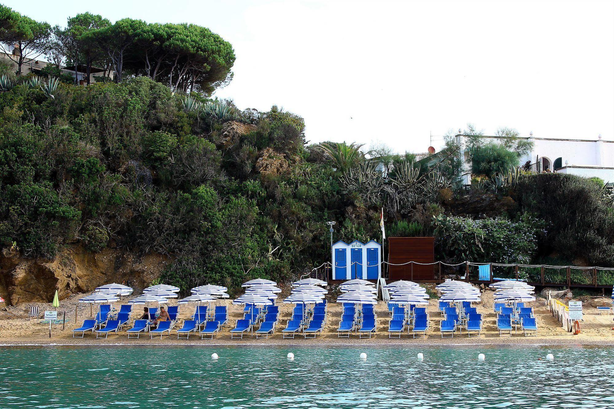 Hotel Villa Giulia Porto Azzurro Bagian luar foto