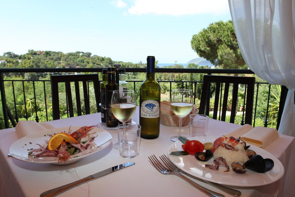 Hotel Villa Giulia Porto Azzurro Bagian luar foto